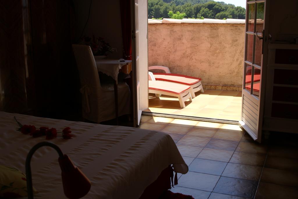 Air Du Temps Acomodação com café da manhã Ceyreste Quarto foto